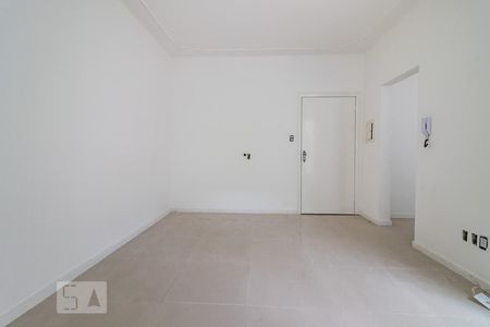 Sala/Quarto de kitnet/studio para alugar com 1 quarto, 35m² em Menino Deus, Porto Alegre