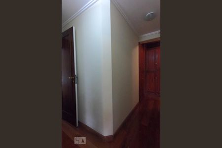 Corredor de apartamento à venda com 4 quartos, 150m² em Real Parque, São Paulo