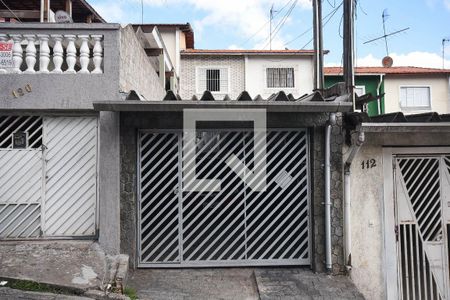Casa à venda com 125m², 3 quartos e 1 vaga Casa à venda com 125m², 3 quartos e 1 vagaFachada