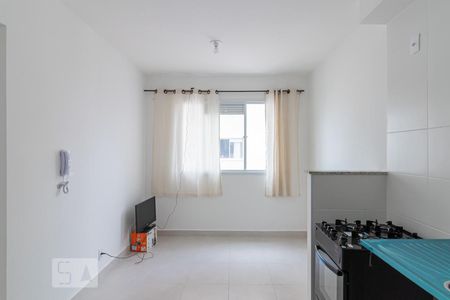 Sala/Cozinha de apartamento à venda com 2 quartos, 34m² em Parque Fongaro, São Paulo