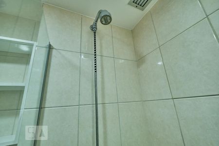 Apartamento à venda com 81m², 3 quartos e 1 vaga Apartamento à venda com 81m², 3 quartos e 1 vagaBanheiro Social