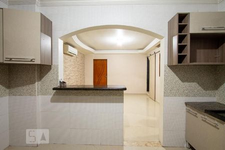 Cozinha de casa para alugar com 2 quartos, 95m² em Santa Maria, Osasco