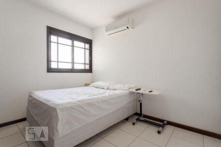 Quarto 1 de casa para alugar com 3 quartos, 280m² em São João, Porto Alegre