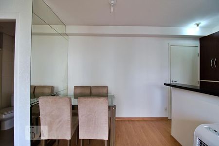 Sala de apartamento para alugar com 2 quartos, 49m² em Parque Reboucas, São Paulo