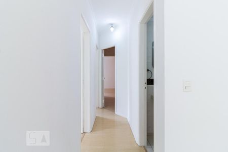 Corredor de apartamento para alugar com 3 quartos, 84m² em Indianópolis, São Paulo