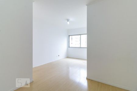 Sala de apartamento para alugar com 3 quartos, 84m² em Indianópolis, São Paulo