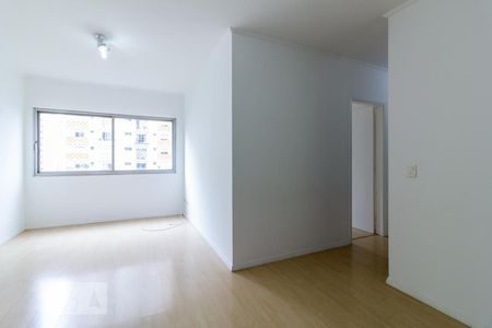 Sala de apartamento para alugar com 3 quartos, 84m² em Indianópolis, São Paulo