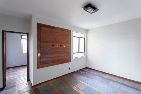 Sala de apartamento para alugar com 2 quartos, 64m² em Santa Tereza, Belo Horizonte