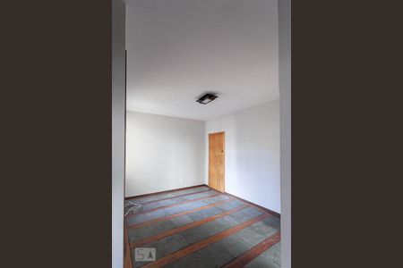 Sala de apartamento para alugar com 2 quartos, 64m² em Santa Tereza, Belo Horizonte