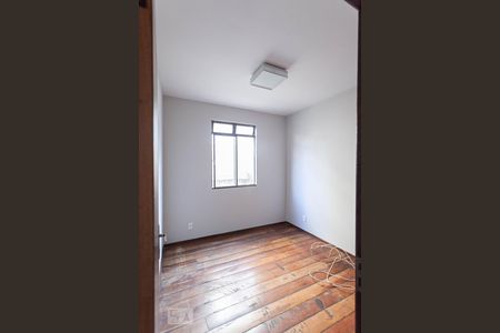 Quarto 1 de apartamento para alugar com 2 quartos, 64m² em Santa Tereza, Belo Horizonte