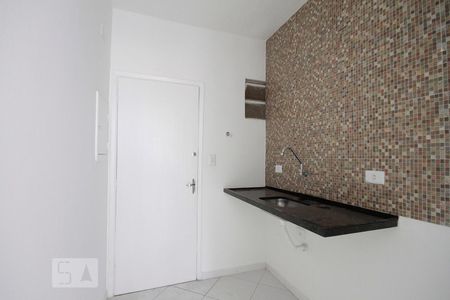 Cozinha de kitnet/studio para alugar com 1 quarto, 28m² em Bela Vista, São Paulo