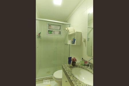 Banheiro de apartamento à venda com 3 quartos, 80m² em Teresópolis, Porto Alegre