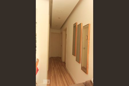 Corredor de apartamento à venda com 3 quartos, 80m² em Teresópolis, Porto Alegre