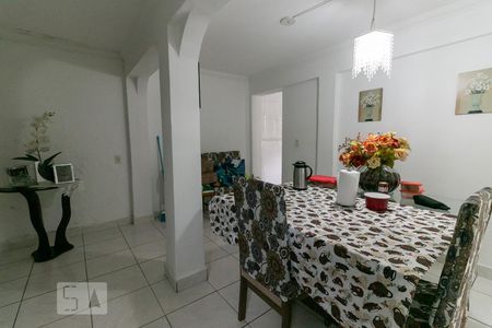 Casa à venda com 150m², 3 quartos e 4 vagasSala