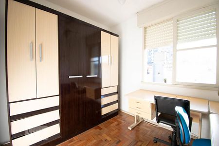 Quarto 1 de apartamento para alugar com 2 quartos, 50m² em Cavalhada, Porto Alegre