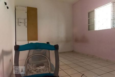 quarto da terceira casa de casa à venda com 6 quartos, 150m² em Parque dos Bancarios, São Paulo