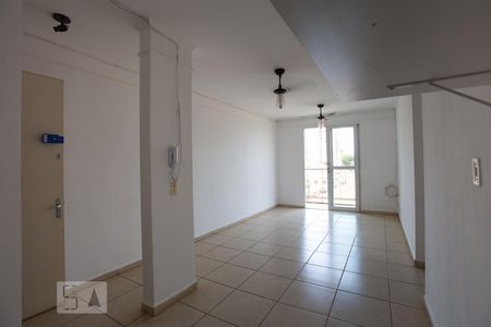 Sala de apartamento para alugar com 3 quartos, 77m² em Parque Industrial Lagoinha, Ribeirão Preto