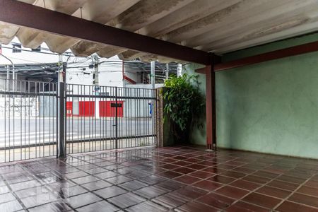 Garagem de casa à venda com 3 quartos, 176m² em Vila Diva (zona Leste), São Paulo