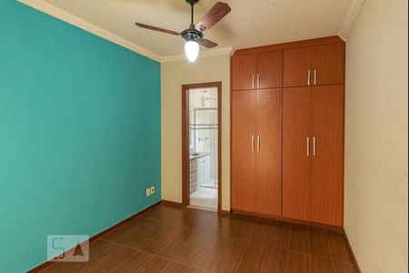 Suíte de casa à venda com 5 quartos, 200m² em Vila Marieta, Campinas