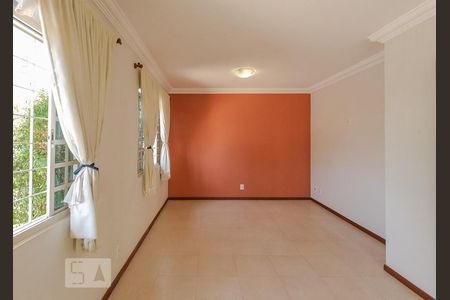 Sala de Estar de casa à venda com 5 quartos, 200m² em Vila Marieta, Campinas