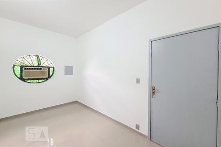 Sala de apartamento para alugar com 1 quarto, 45m² em Piedade, Rio de Janeiro