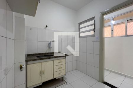 Cozinha e área de serviço de kitnet/studio para alugar com 1 quarto, 28m² em Aclimação, São Paulo