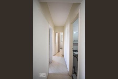 Corredor de apartamento para alugar com 3 quartos, 68m² em Vila Andrade, São Paulo