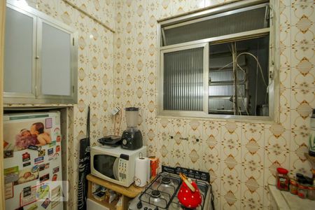 Cozinha  de apartamento à venda com 1 quarto, 45m² em Copacabana, Rio de Janeiro