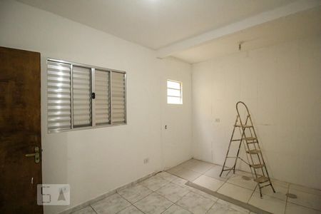 Quarto 2 de casa para alugar com 1 quarto, 50m² em Vila Iório, São Paulo