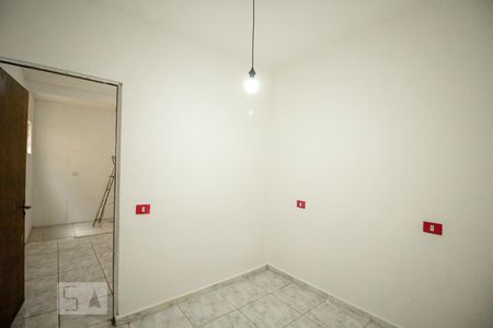 Quarto 1 de casa para alugar com 1 quarto, 50m² em Vila Iório, São Paulo