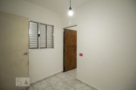 Quarto 1 de casa para alugar com 1 quarto, 50m² em Vila Iório, São Paulo