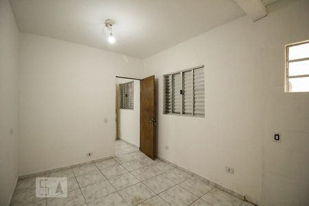 Quarto 2 de casa para alugar com 1 quarto, 50m² em Vila Iório, São Paulo