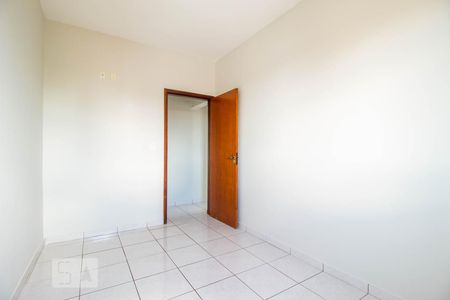 Quarto 1 de apartamento para alugar com 2 quartos, 75m² em Santa Mônica, Uberlândia