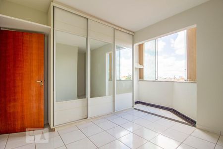 Suíte de apartamento para alugar com 2 quartos, 75m² em Santa Mônica, Uberlândia