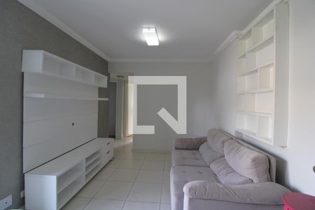 Sala de apartamento para alugar com 3 quartos, 77m² em Jardim Luanda, São Paulo