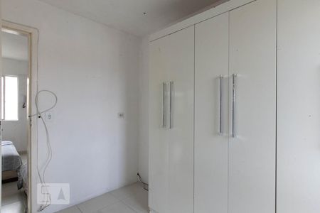 Quarto 1  de apartamento para alugar com 3 quartos, 56m² em Conjunto Residencial José Bonifácio, São Paulo
