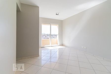 Sala de apartamento para alugar com 3 quartos, 72m² em Vila Isa, São Paulo