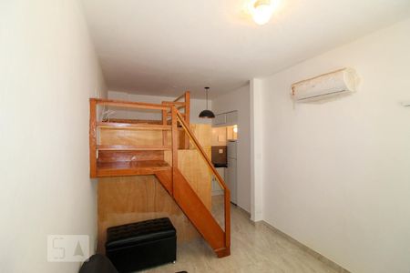 Sala/Quarto de kitnet/studio para alugar com 1 quarto, 25m² em Catete, Rio de Janeiro