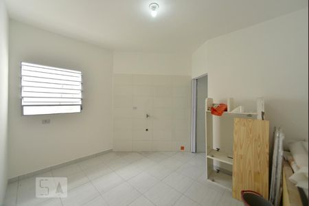 Quarto e área de serviço de apartamento para alugar com 1 quarto, 44m² em Vila Carrao, São Paulo