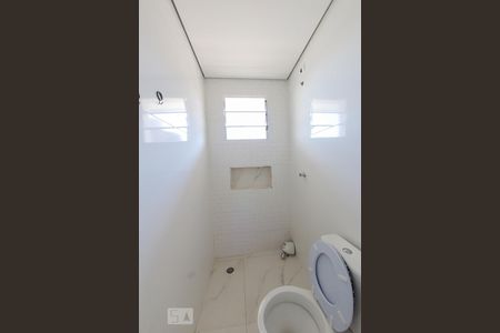 Banheiro de apartamento para alugar com 1 quarto, 55m² em Parque Continental Ii, Guarulhos