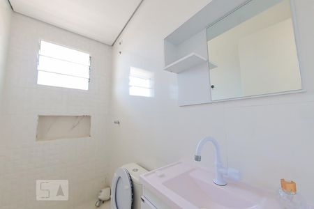 Banheiro de apartamento para alugar com 1 quarto, 55m² em Parque Continental Ii, Guarulhos