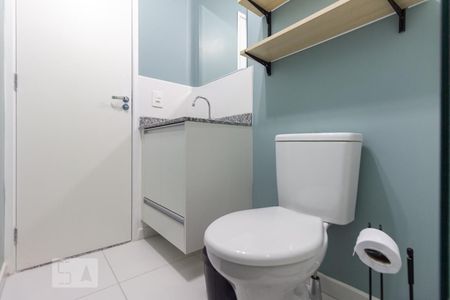 Banheiro de kitnet/studio para alugar com 1 quarto, 24m² em Consolação, São Paulo