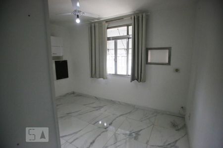 Quarto 1 de apartamento para alugar com 2 quartos, 42m² em Taquara, Rio de Janeiro