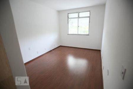 Sala de apartamento para alugar com 2 quartos, 42m² em Taquara, Rio de Janeiro