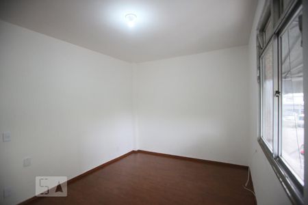 Quarto 1 de apartamento para alugar com 2 quartos, 42m² em Taquara, Rio de Janeiro