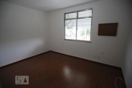 Quarto 1 de apartamento para alugar com 2 quartos, 42m² em Taquara, Rio de Janeiro