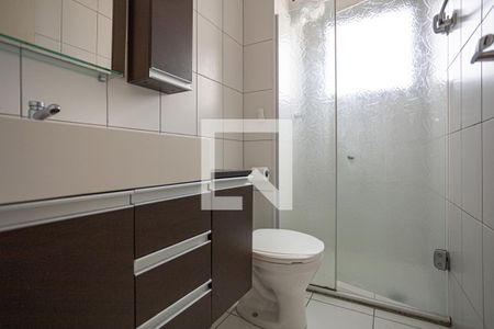 Banheiro de apartamento à venda com 2 quartos, 50m² em Jardim Roberto, Osasco