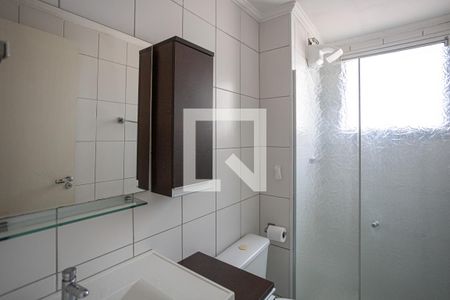 Banheiro de apartamento à venda com 2 quartos, 50m² em Jardim Roberto, Osasco