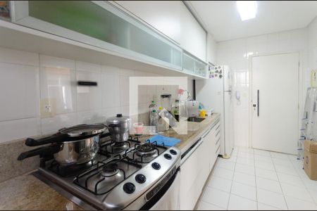 Apartamento para alugar com 90m², 3 quartos e 2 vagas Apartamento para alugar com 90m², 3 quartos e 2 vagasCozinha e Área de Serviço