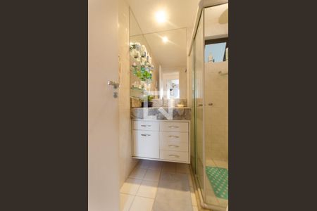 Apartamento para alugar com 90m², 3 quartos e 2 vagas Apartamento para alugar com 90m², 3 quartos e 2 vagasBanheiro Corredor